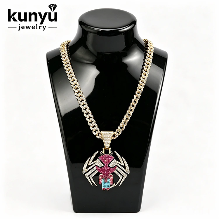 Hip-hopový náhrdelník s přívěskem Bling